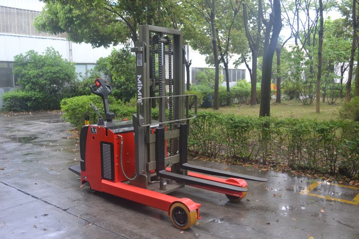 “湖南榮洲機械設備有限公司,移動式升降平臺價格,湖南升降貨梯,塑料托盤批發,固定式升降平臺,曲臂式升降平臺,汽車尾板,全電動叉車” “湖南榮洲機械設備有限公司,移動式升降平臺價格,湖南升降貨梯,塑料托盤批發,固定式升降平臺,曲臂式升降平臺,汽車尾板,全電動叉車”