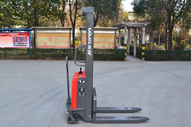 湖南榮洲機械設備有限公司,移動式升降平臺價格,湖南升降貨梯,塑料托盤批發,固定式升降平臺,曲臂式升降平臺,汽車尾板,全電動叉車 湖南榮洲機械設備有限公司,移動式升降平臺價格,湖南升降貨梯,塑料托盤批發,固定式升降平臺,曲臂式升降平臺,汽車尾板,全電動叉車